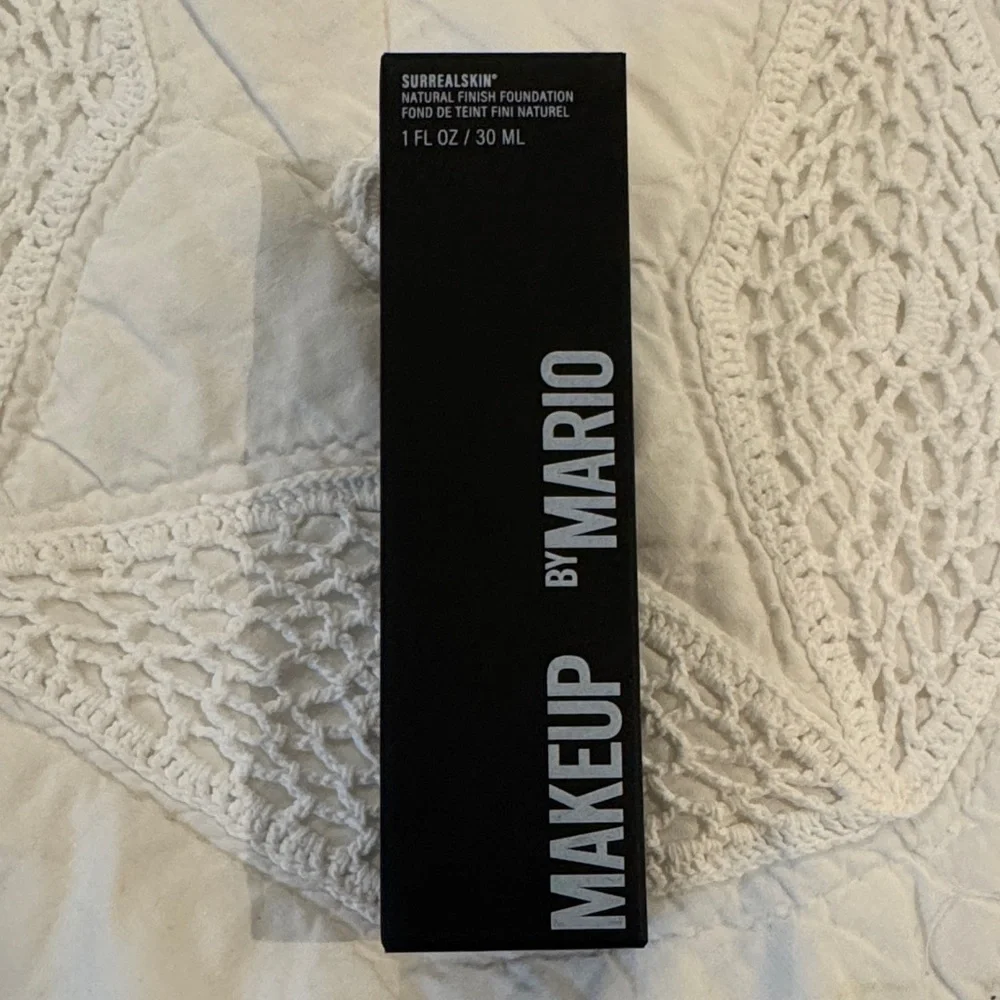 MAKEUP BY MARIO SurrealSkin Foundation natural finish foundation shade 12O